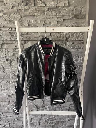Guess v.xs-s, guess,xs