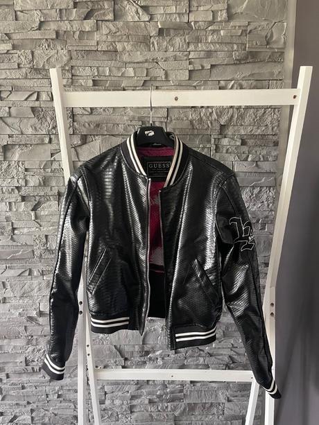 Guess v.xs-s, guess,xs