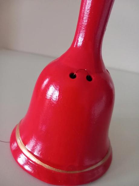 Starší vianočný zvonček, maľovaná keramika 12,5x8,