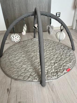 Hracia deka s hrazdičkou, 