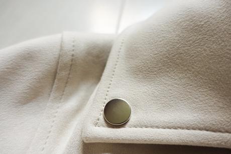 Top stav,material je niečo ako jemná jelenica, c&a,38