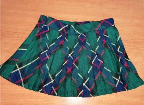 Predám peknú teplú sukničku, mayoral,92