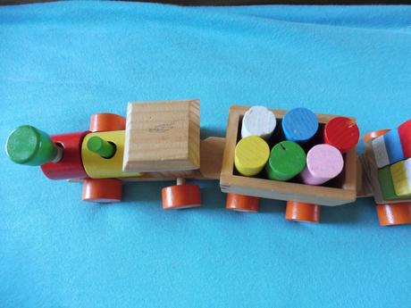 Drevený vláčik,
