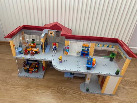 Playmobil základná skola,