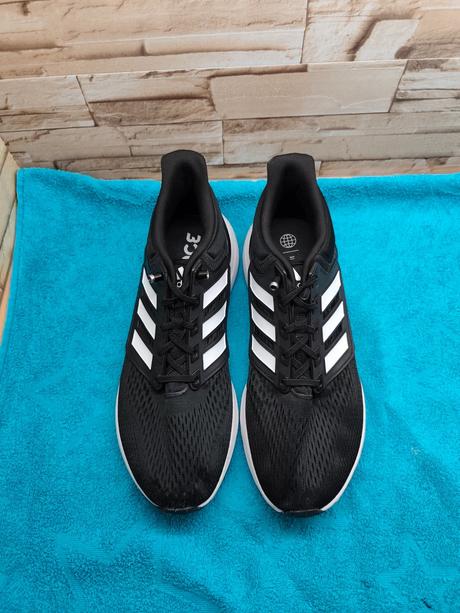 Adidas 46 - čierne bežecké tenisky, adidas,46