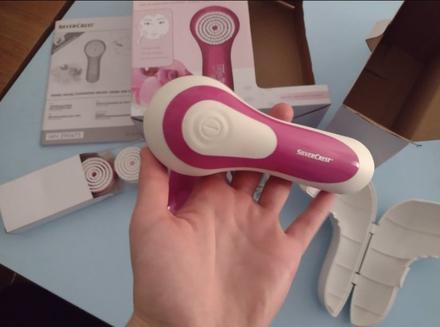 Čistiaca elektrická kefa, 