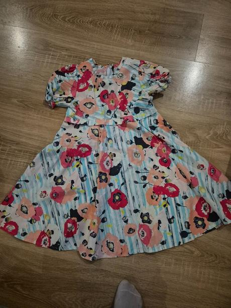 Krásne letné šaty, 128