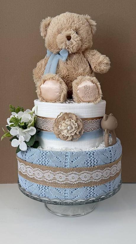 Plienková torta s medvedíkom v jemnom vintage štýl,