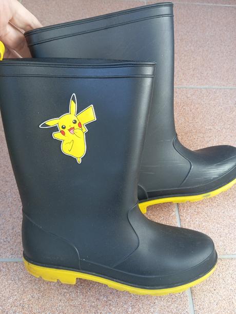 Gumaciky pikachu, reserved,35