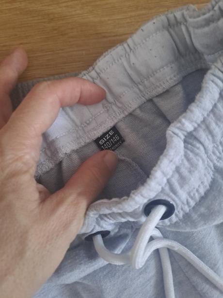 Tepláky, authority,146