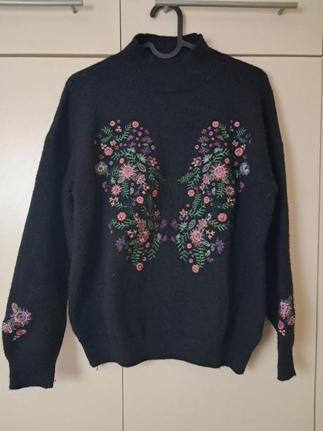 Pulóver medicine s výšivkou, s