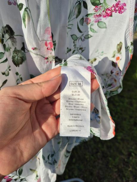 Krásna kvetovaná blúzka s čipkou, orsay,m