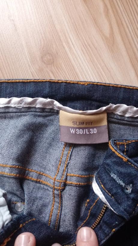 Tmavomodre rifle slim fit zuzeny strih, 28