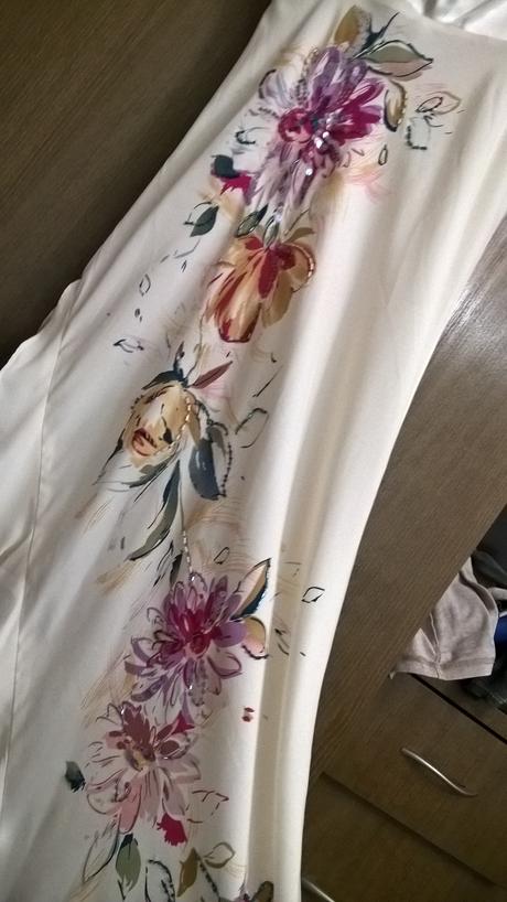 Dizajnerske saty - pravý hodváb, ručne zdobené, s