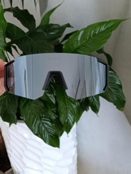 Zrkadlové cyklistické či športové okuliare, 