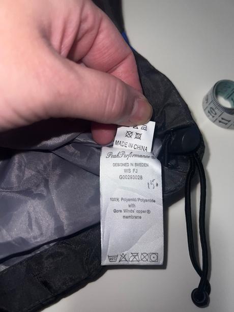 Prechodná bunda zn. peak performance, 110