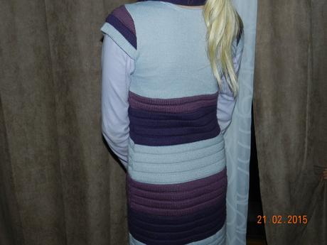 Pletené šaty, 152