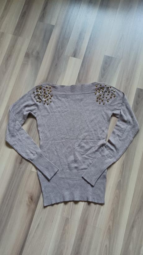 Sveter s ozdobenými ramenami, xs