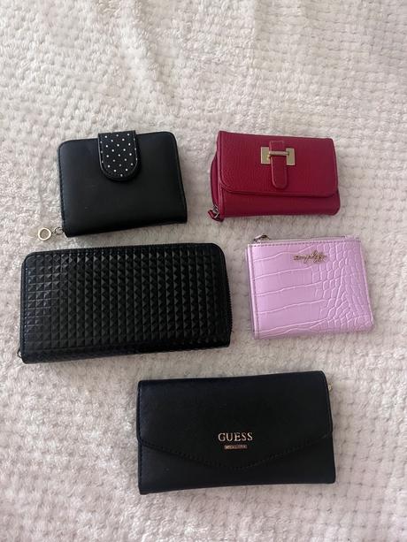 Dámske peňaženky,