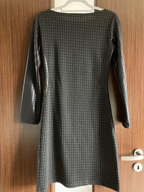 Šaty dlhý rukáv, s