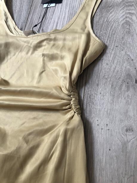 Saty s odhalenými chrbtom, xs