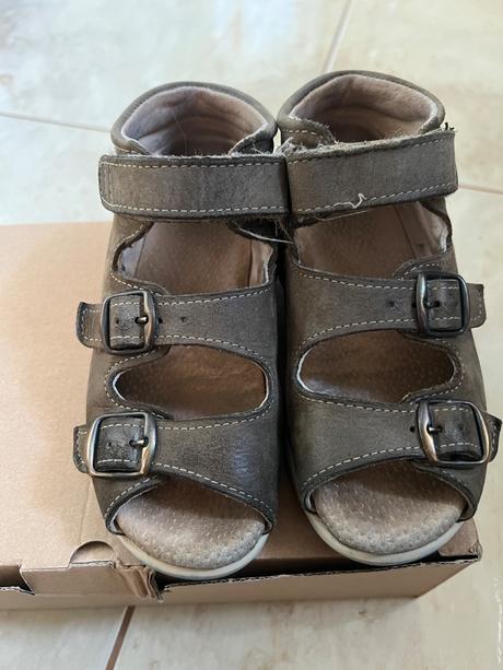 Ortopedické sandalky, 28