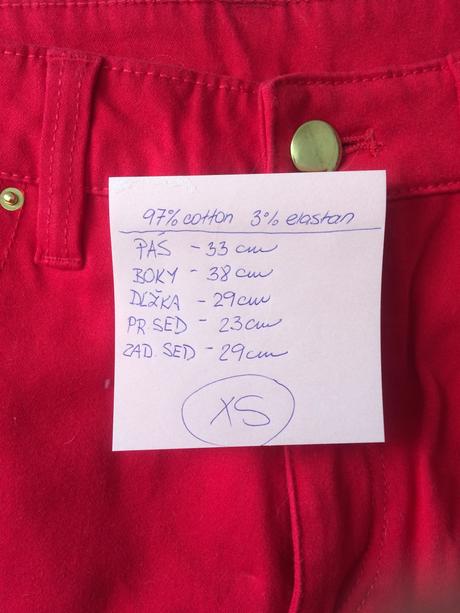 Sýtočervené šortky, xs