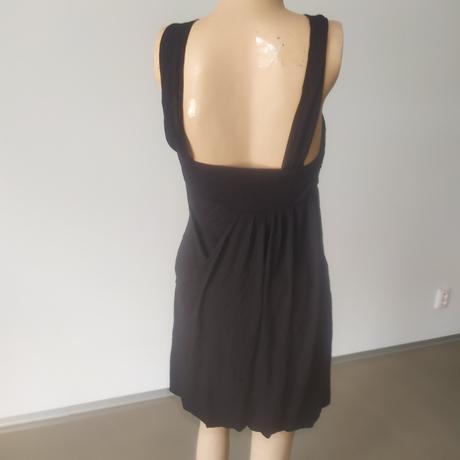 C 39 saty cierne vhodne aj pre tehulky, s