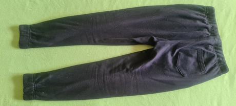 Čierne tepláky, 152