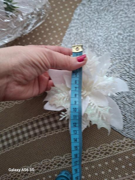 Umelé kvety, ozdoby, 