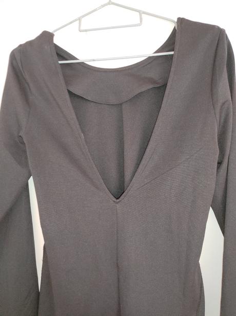 Čierne elegantné saty, l