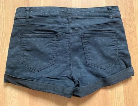 H&m čierne rifľové kraťasy so šedými hviezdami, h&m,140