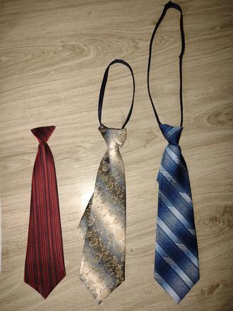 3x kravata, 152