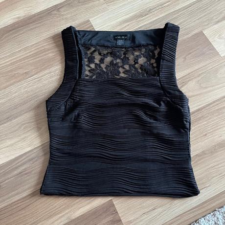 Černý top/crop top, amisu,38