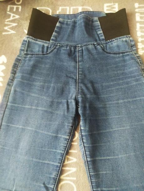 Tenšie modré rifle, 26