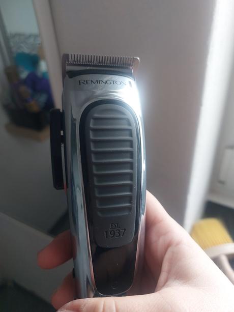 Zastrihávač vlasov remington,