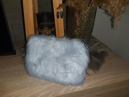 Kozmetická taška umelé kožušinky,