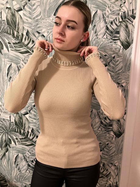 Dámsky béžový rebrovaný rolák s perličkami (uni), l / m / s