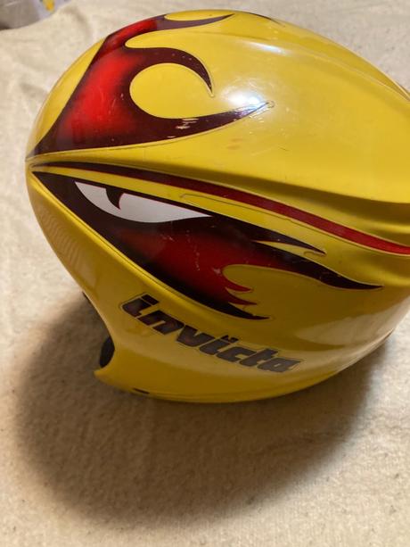 Lyziarska prilba invicta, s