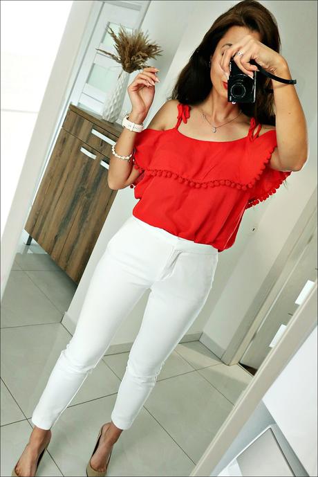 Červená blúzka, 40