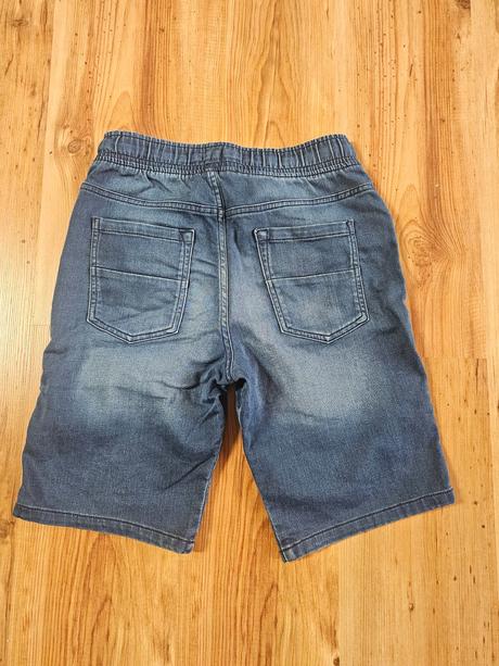 Bermudy, f&f,158