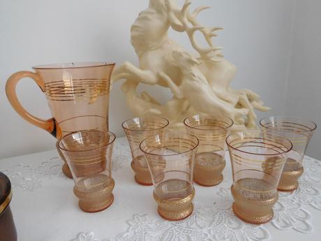 Sklo hnedasté, poháre na nožičke,poháre na limonád,