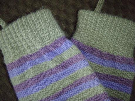2 pary rukaviciek, 74