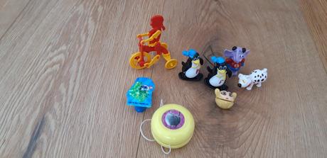 Figúrky z vajíčok, jogurtov a lízatiek, 