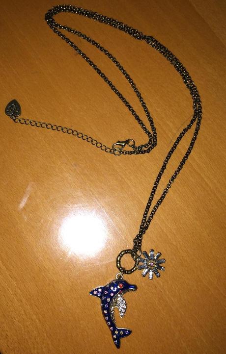 Štrasový delfín betsey johnson, 