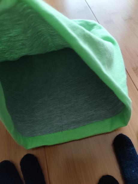 Obojstranná čiapka + rukavice, 134