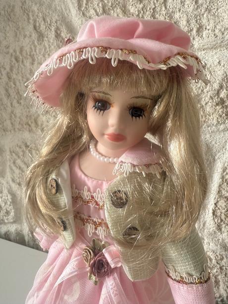 Porcelánova babika, 