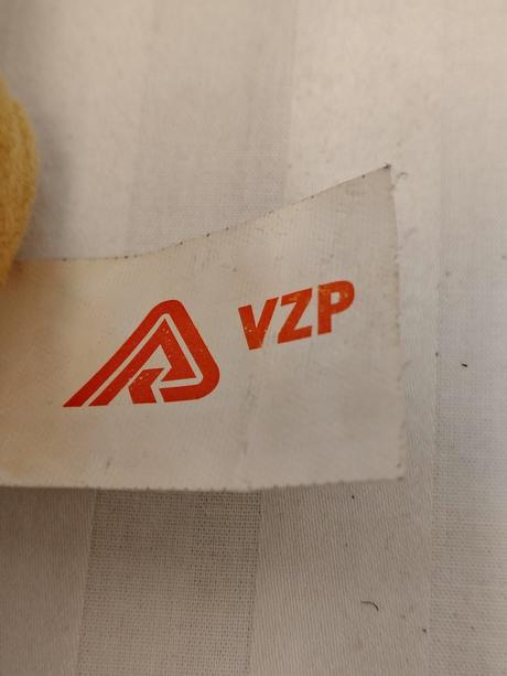 Retro zberateľský plyšový medvedík vzp z roku 2017,