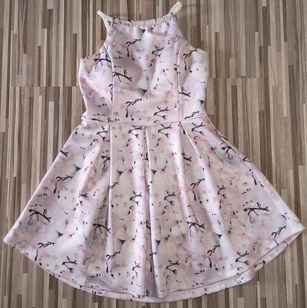 Pekné šaty dvoje rovnaké, 38