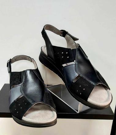 Dámske kožené sandále  18010221  b+ z, 36 - 41